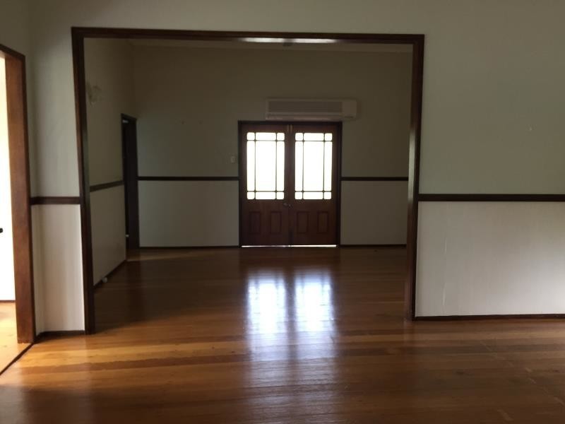 10 Kennedy Street, The Range QLD 4700